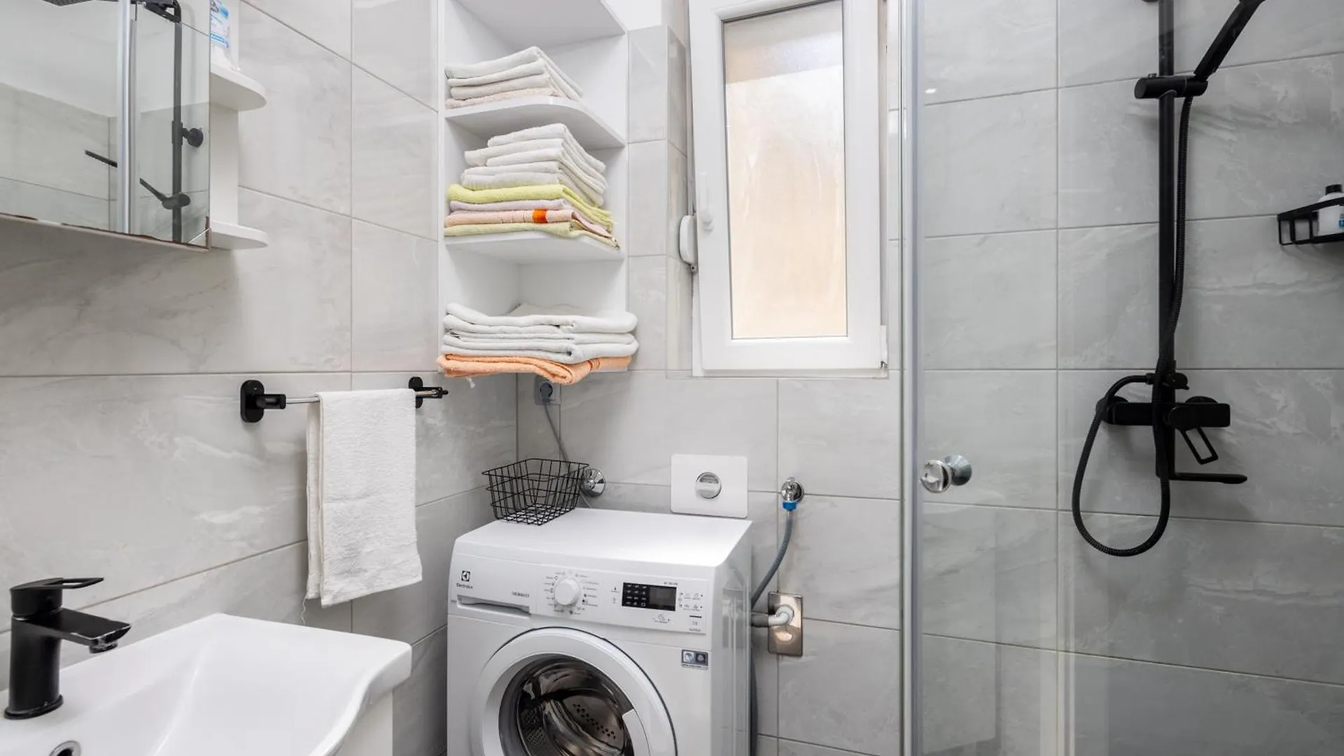 Centrino Apartment Split