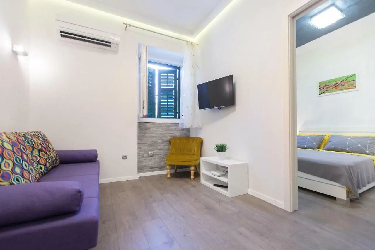 Centrino Apartment Split 0*,